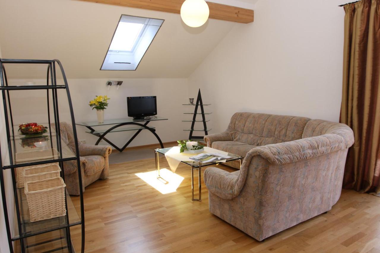 Hotel Inspiration Garni Tittmoning Habitación foto